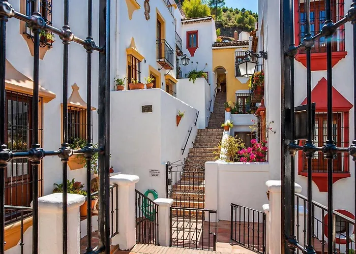 Exclusive Loft In Center Benahavis With Pool And Private Terrace - El Fogon - Magnolia Properties